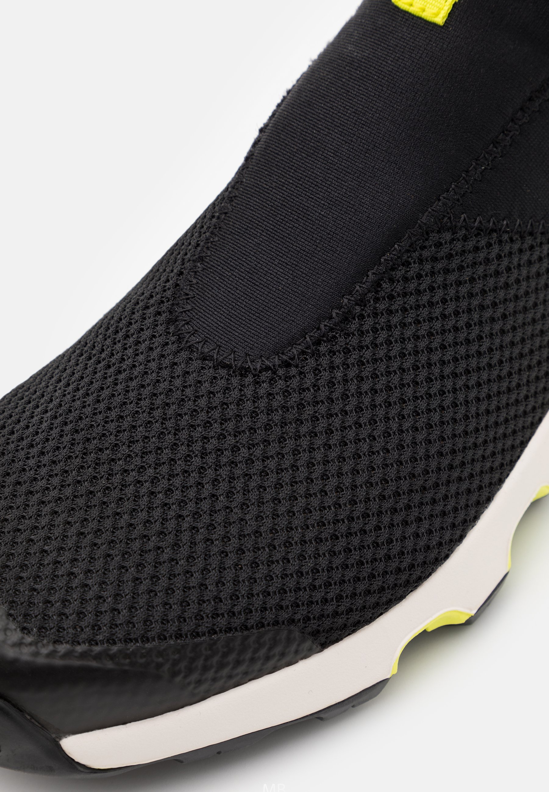 terrex voyager summer