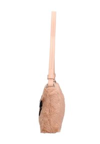 Faux leren handtas in lichtroze, met een slanke leren schouderband en zijpaneel met een zwarte accenten, rechthoekige vorm en fluffy textuur.