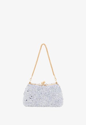 Helleblaue Pailletten-Clutch mit goldener Kettenriemen und Druckverschluss. Sie verfügt über eine weiche, strukturierte Oberfläche und eine runde Form.