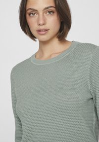 VILA VIDALO O NECK  - Stickad tröja - chinois green