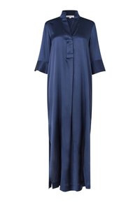 Accappatoio lungo in satin blu navy con colletto, chiusura frontale e maniche a campana a tre quarti. Texture liscia con aperture laterali per facilitare il movimento.