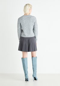 Vero Moda VMBAYA SHORT SKIRT  - A-silueta svārki - asphalt