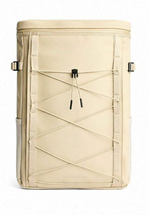 Beige rektangulær rygsæk med justerbare side stropper, front elastisk snørelukning og sidelommer af netstof.