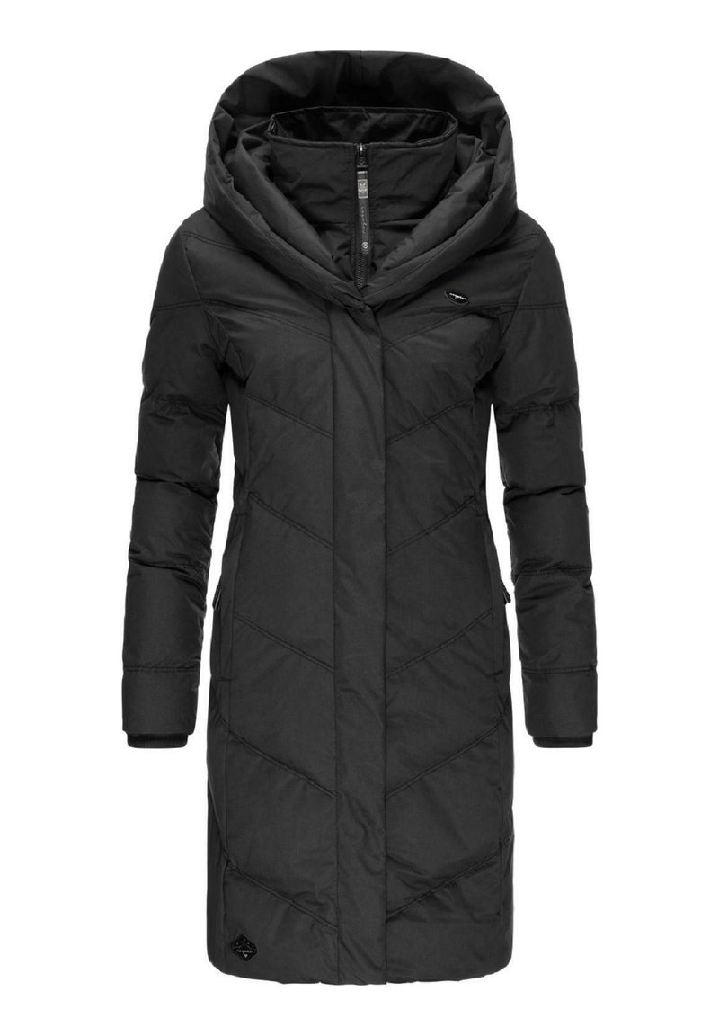 Parka nera imbottita con un ampio cappuccio, chiusura con zip e motivo trapuntato diagonale. Il materiale appare liscio con una finitura opaca.