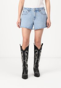 Curve Love Mid Rise A-Line Short - Jeans Shorts - light baby