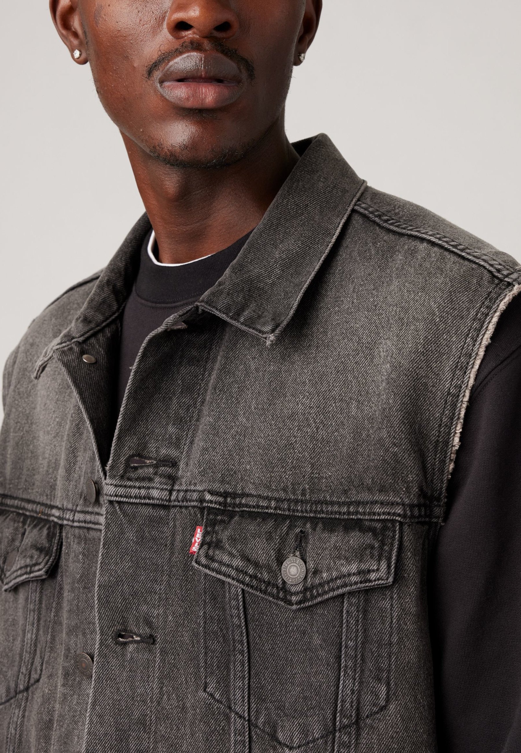 Levi's® RELAXED TRUCKER VEST - Waistcoat - night owl/black denim