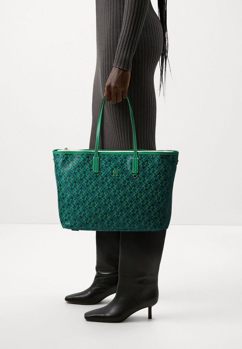 Tommy Hilfiger MONOPLAY TOTE - Shopping bag - olympic green