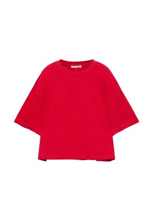 Rotes, oversized T-Shirt mit kurzen Ärmeln, Rundhalsausschnitt und überschnittenen Schultern, präsentiert vor weißem Hintergrund.