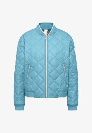 Hellblaue gesteppte Jacke mit Frontreißverschluss, seitlichen Reißverschlusstaschen, geripptem Kragen, Bündchen und Saum sowie einem kleinen Aufnäher am linken Ärmel.