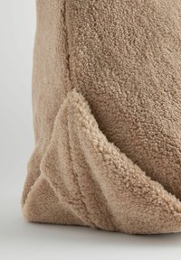 Self. BORG SHOPPER - REGULAR FIT - Kandekott - mink brown