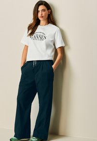 Next HEAVYWEIGHT SHORT SLEEVE CREW NECK STANDARD - Marškinėliai su spaudiniu - white graphic