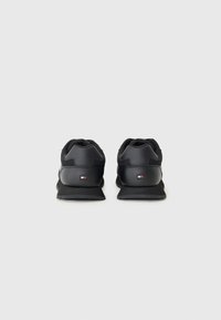 Tommy Hilfiger NEW EVA LTH - Zapatillas - black