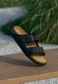 Birkenstock - ARIZONA NARROW UNISEX - Sandales - black Miniatūras attēls 1