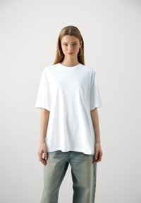 Jack & Jones JORPIZZA TEE CREW NECK UNISEX - Majica kratkih rukava s printom - bright white