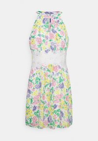 Robe fleurie présentant des fleurs multicolores sur un fond blanc, design à col licou, et un accent en dentelle blanche texturée à la taille.