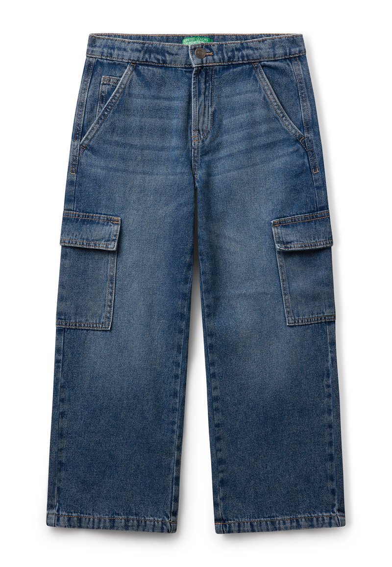 Modré džínové cargo kalhoty s uvolněným střihem, obsahující dvě boční kapsy, dvě cargo kapsy a zapínání na knoflík v pase.