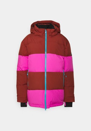 Pufferjas met een bruin en roze horizontaal gestreept ontwerp. Beschikt over een ritssluiting aan de voorkant, een capuchon en elastische manchetten. Heldere blauwe ritsaccenten.