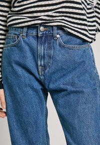 Pepe Jeans W11 BOYFRIEND J LW - Džinsi ar taisnām starām - oz blue rigid denim