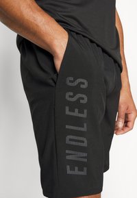 Endless SHORT ACE - Spordišortsid - black