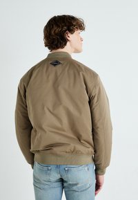 Replay JACKET - Bombejakke - light mud