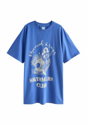 Blue short-sleeve T-shirt with beige mermaid graphic and text "Mermaids & sirens Swimmmers Club" on front.