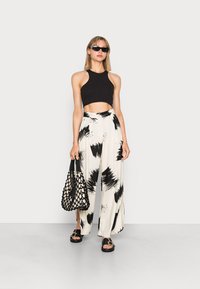 Monki 2 PACK - Top - beige