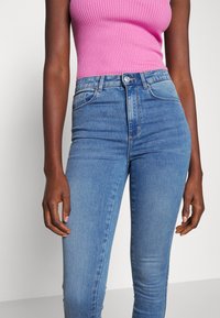 ONLY Tall ONLROYAL  - Jeans Skinny Fit - light blue denim