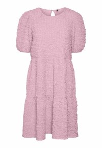 Rosa texturerad klänning med rund halsringning, puffärmar och en lager-på-lager kjol design med ett nyckelhål bak.