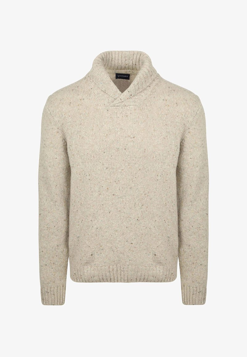 Beige gebreide trui met een sjaalkraag, voorzien van een gestructureerd patroon en geribde manchetten en zoom. Gemaakt van een warme, gezellige wolmix.