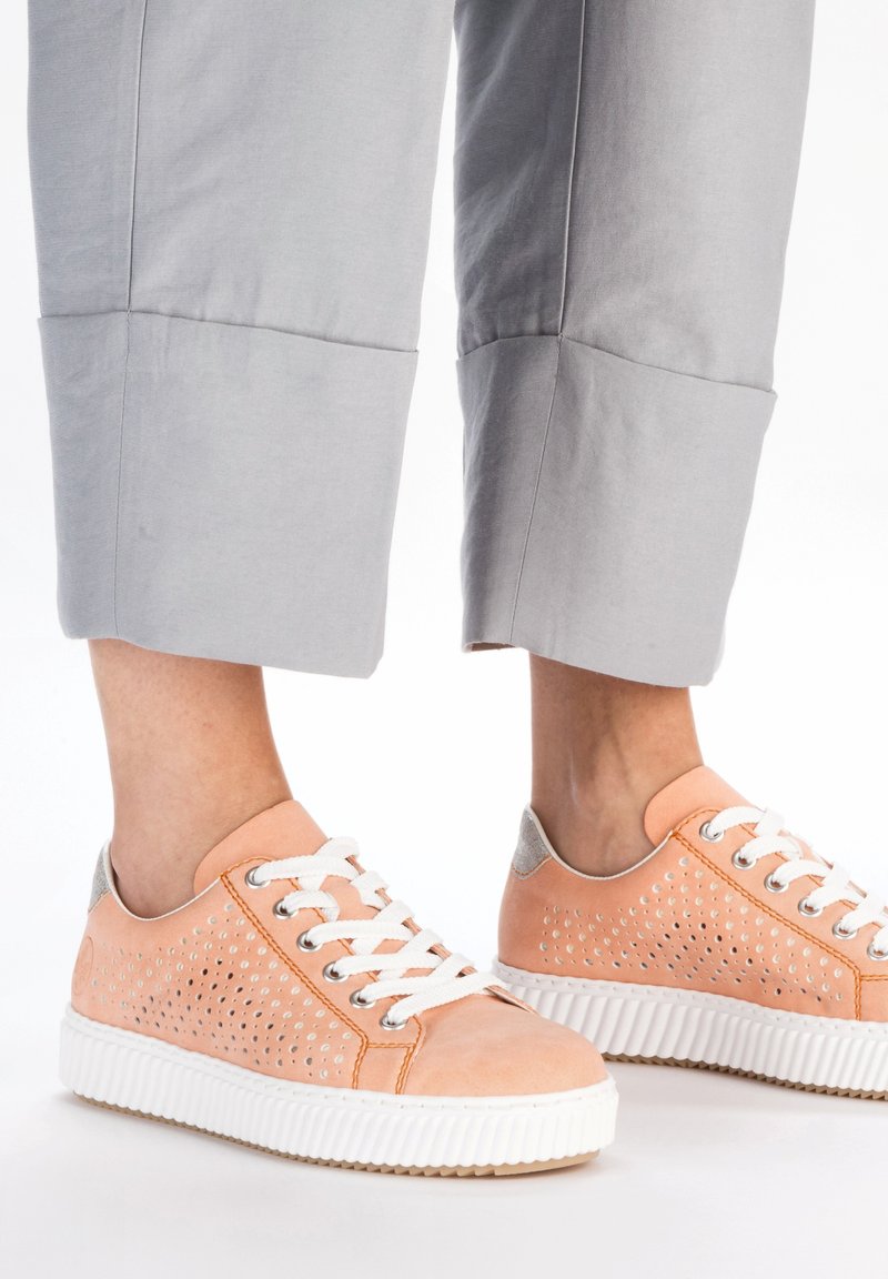 Rieker Baskets basses - orange