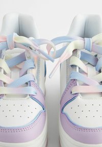 Next CHUNKY - Matalavartiset tennarit - white rainbow metallic