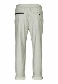Helle graue Hose mit elastischem Bund, taillierter Passform, umgeschlagenen Säumen und einer aufgesetzten Tasche hinten. Strukturiertes Material mit dezentem Muster.