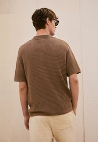 Next RELAXED FIT SHORT SLEEVE EMBROIDERED WITH CUBAN COLLAR . - Camisa - green