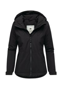 Giacca impermeabile nera con cappuccio, cerniera frontale e due tasche laterali. Presenta una texture liscia e cordoncini regolabili per il cappuccio.