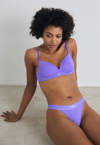 Puma WOMEN SOFT PADDED BRA - Grudnjaci za nošenje ispod majice kratkih rukava - astor purple
