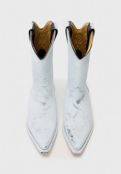 MM6 Maison Margiela Kovboju/motociklistu tipa zābaki - black/white