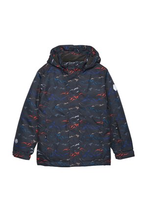 Giacca imbottita con cappuccio, colore base scuro con motivo montano in rosso, blu e grigio. Include una tasca laterale e un dettaglio del logo.