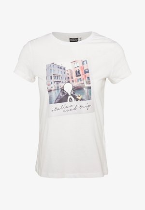 Camiseta blanca con un gráfico del canal de Venecia, góndola y edificios, con los personajes de dibujos animados Snoopy y Woodstock, con la leyenda "viaje por carretera italiano".