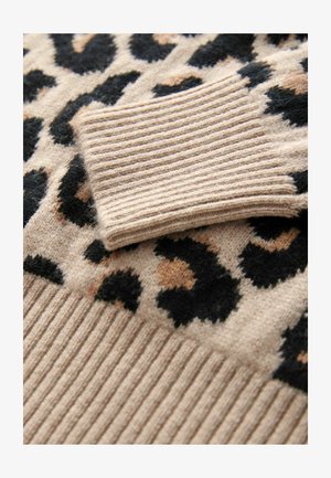 Leopardenmuster-Pullover mit einer beigen, weichen Textur. Rippbündchen in passender Farbe, mit schwarzen und hellbraunen Flecken auf dem Körper.