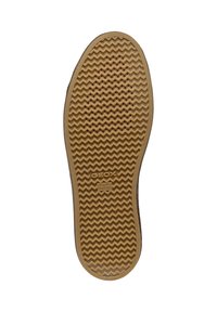 Suola di scarpa in gomma marrone con un motivo a zigzag, dotata di fori di ventilazione e del marchio in rilievo "GEOX" con "BREVETTO ITALIANO."