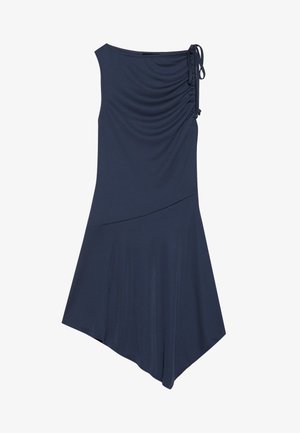 Abito blu navy con una spalla, caratterizzato da una texture arricciata, orlo asimmetrico e un dettaglio con nodo sulla spalla. Tessuto morbido e elasticizzato.