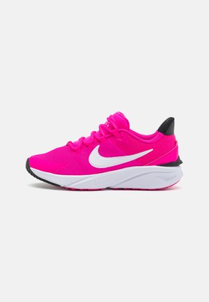 Nike Performance STAR RUNNER 4 - Laufschuh Straße - fierce pink/white/black/playful pink