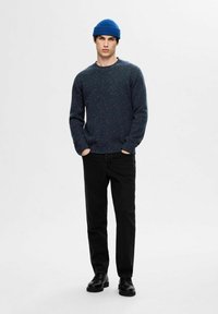 Selected Homme MIT RUNDHALSAUSSCHNITT  - Pullover - sky captain