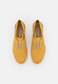 Tamaris Casual lace-ups - saffron