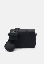 WEST COAST CHOPPERS Umhängetasche - Black Camo Design Für Echte Chopper-Fans