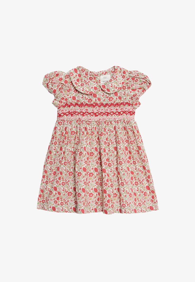 Blommig klänning med korta puffärmar, röda och rosa blommor på en krämfärgad bakgrund, smockad midja och stor rund krage.