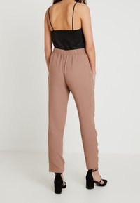 JDY Pantalones - brown
