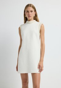 - Sukienka koktajlowa