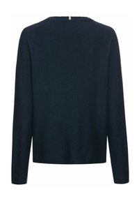 Marineblauwe gebreide trui met lange mouwen, een rechte snit en een subtiele textuur; voorzien van een rugventilatieopening en minimale details.