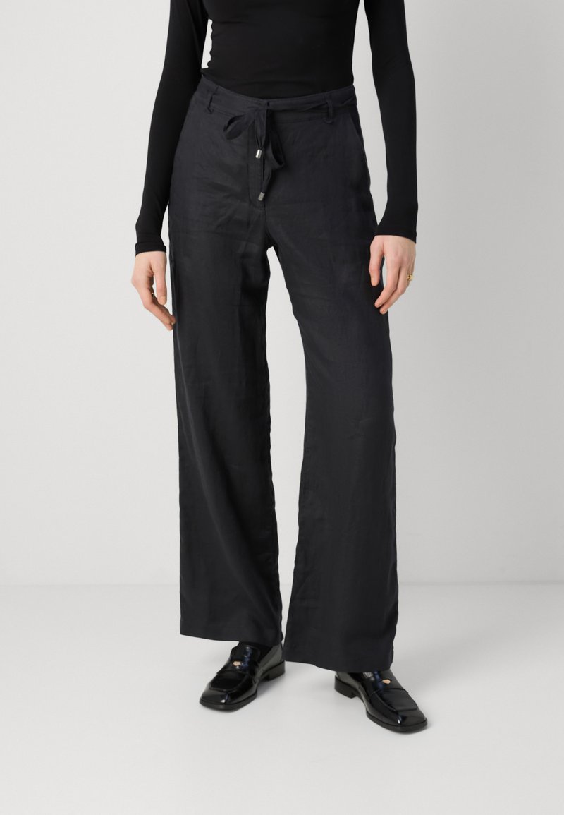 Esprit MIT WEITEM BEIN - Pantaloni - black/nero